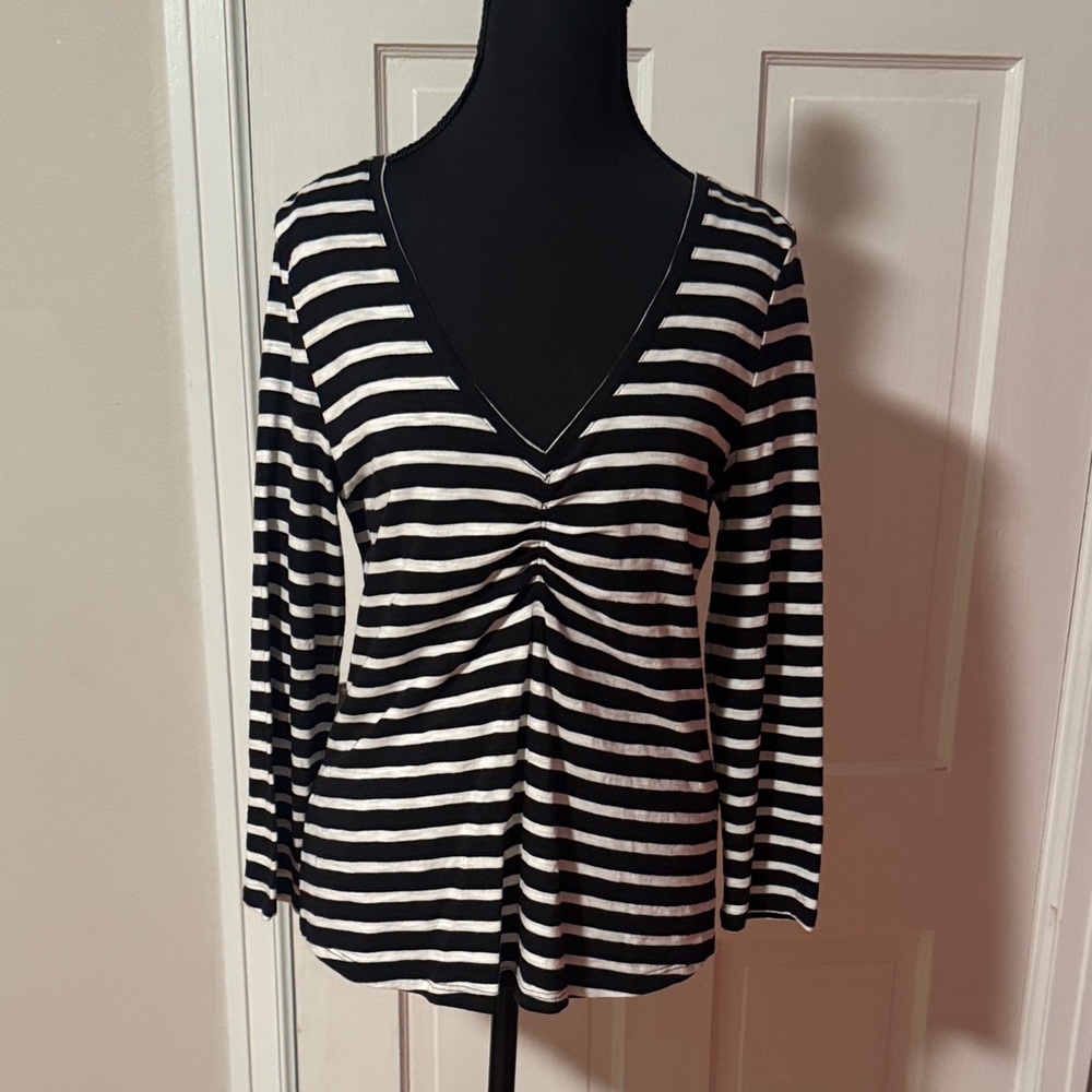 White House Black Market NWT Black and White Striped V-Neck Long Sleeve Top Sz S